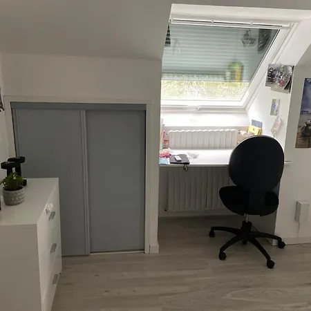 Grande Maison Au Calme Proche Plage. *