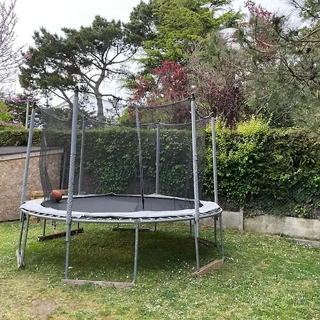 Grande Maison Au Calme Proche Plage. *