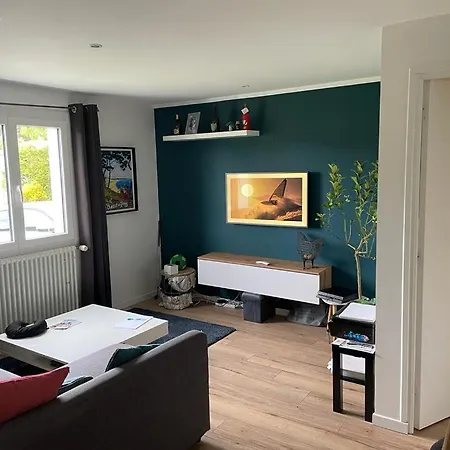 Grande Maison Au Calme Proche Plage. *